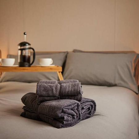 Nirvana Coastal Retreat Holiday Home Cayton Bagian luar foto