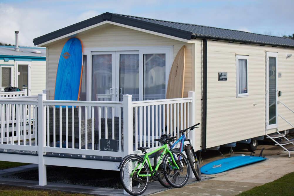 Nirvana Coastal Retreat Holiday Home Cayton Bagian luar foto